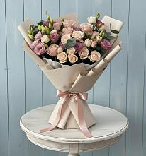 Букет цветов из:  Розы и Лизиантусы в Хилоке