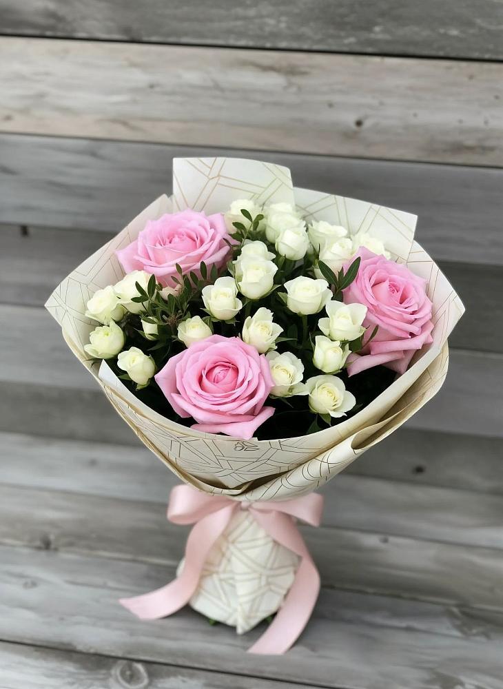 Букет цветов из: Розы в Хилоке