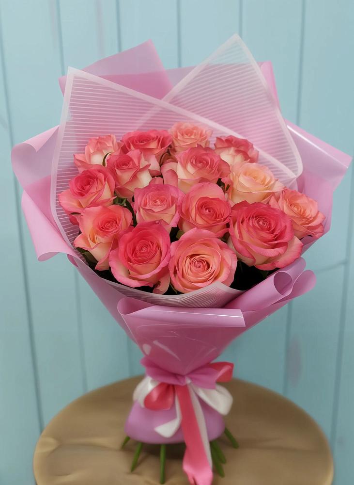 Букет 15 Розовых роз Равель в Хилоке
