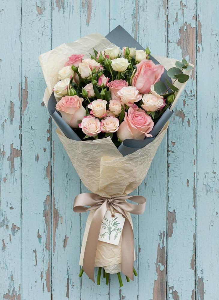 Букет цветов из: Розы в Хилоке