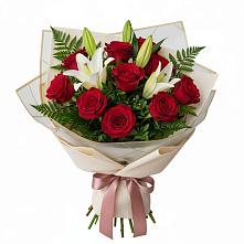 Букет цветов из:  Лилии и Розы в Хилоке