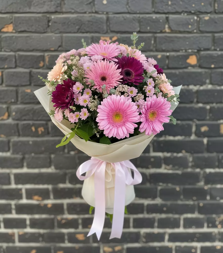 Букет цветов из: Герберы и Хризантемы в Хилоке