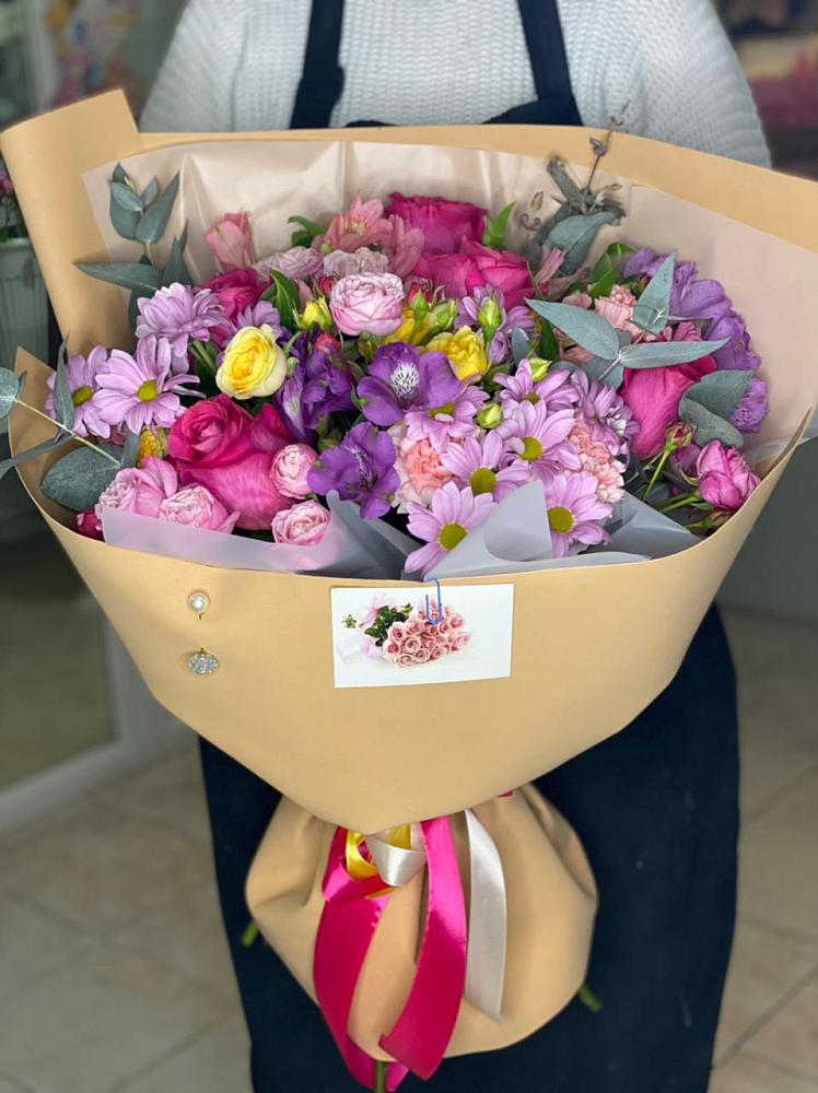 Букет цветов из: Хризантемы, Гвоздики и Альстромерии в Хилоке