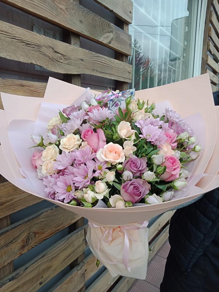 Букет цветов из: Розы и Хризантемы в Хилоке