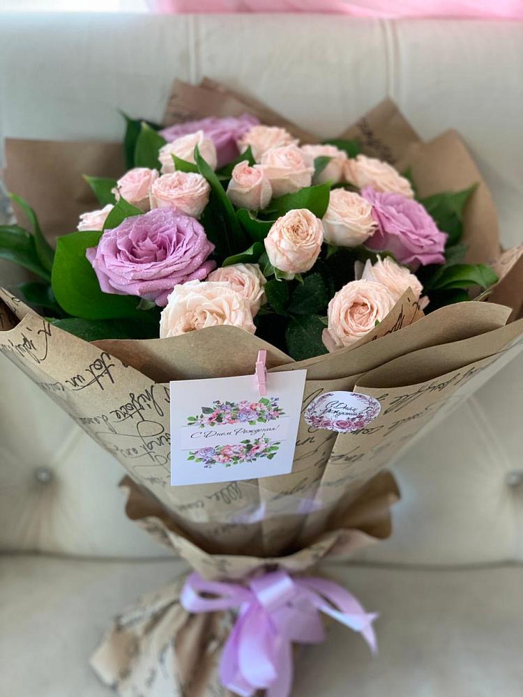 Букет цветов из: Розы в Хилоке