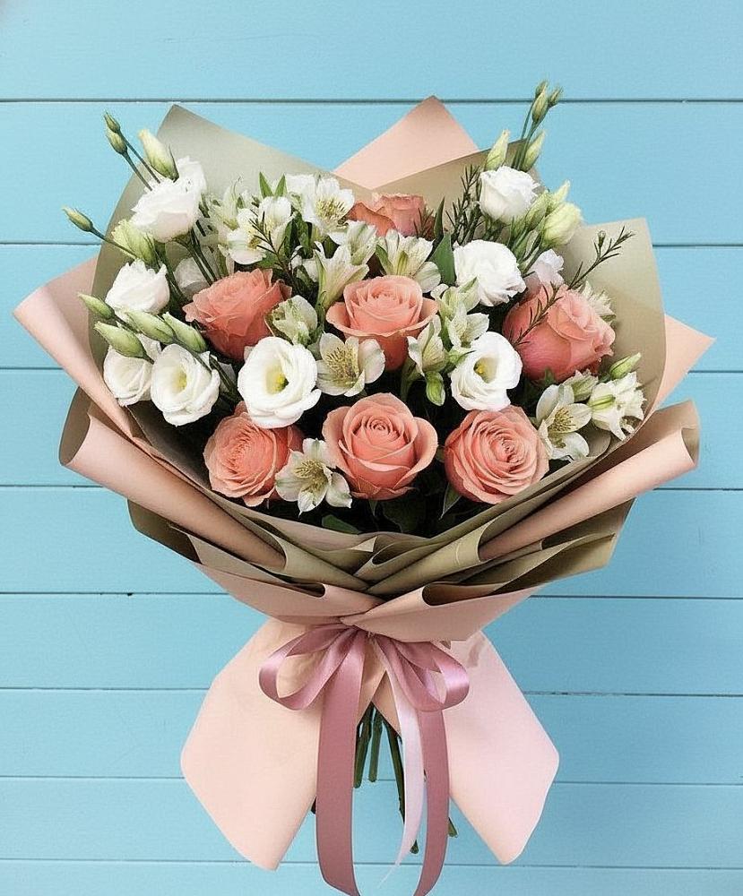 Букет цветов из: Розы, Альстромерии и Лизиантусы в Хилоке