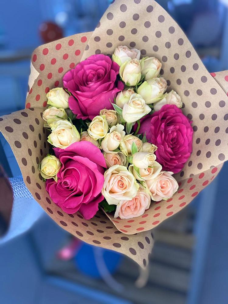 Букет цветов из: Розы в Хилоке