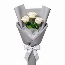 Букет 3 белые розы в Хилоке