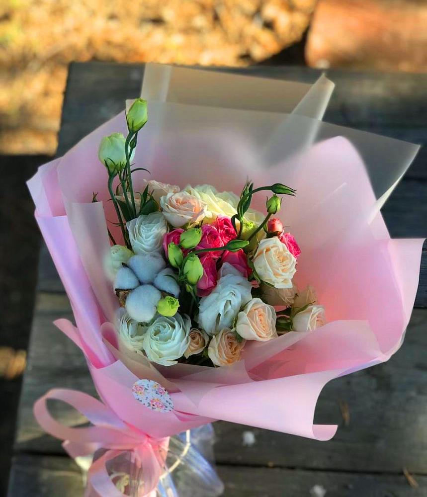 Букет цветов из: Розы и Лизиантусы в Хилоке