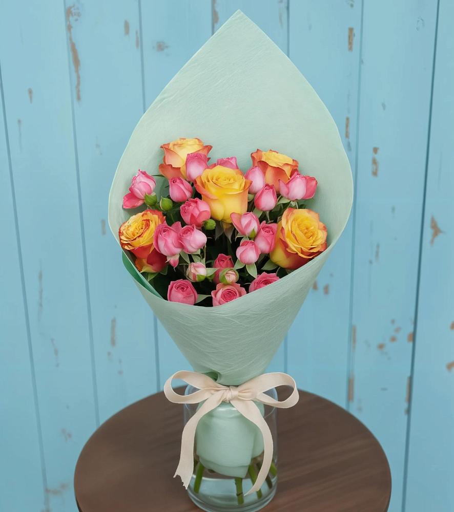 Букет цветов из: Розы в Хилоке