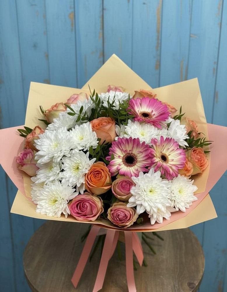 Букет цветов из: Розы, Герберы и Хризантемы в Хилоке