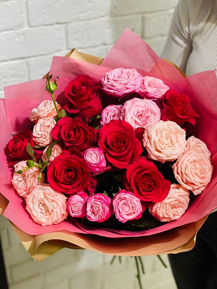 Букет цветов из: Розы в Хилоке