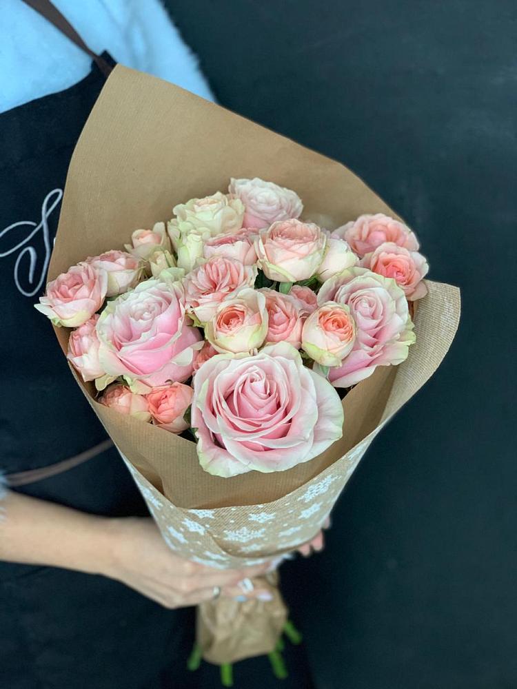 Букет цветов из: Хризантемы и Розы в Хилоке