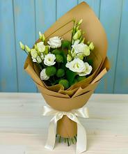 Букет цветов из:  Хризантемы и Лизиантусы в Хилоке