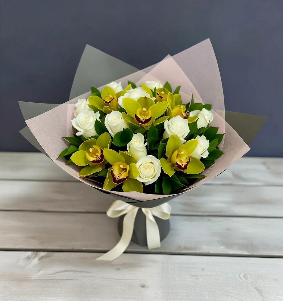 Букет цветов из: Орхидеи и Розы в Хилоке