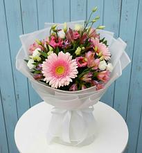 Букет цветов из:  Герберы, Альстромерии и Лизиантусы #REPLACE_PRED# Хилоке