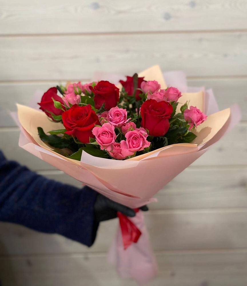 Букет цветов из: Розы в Хилоке