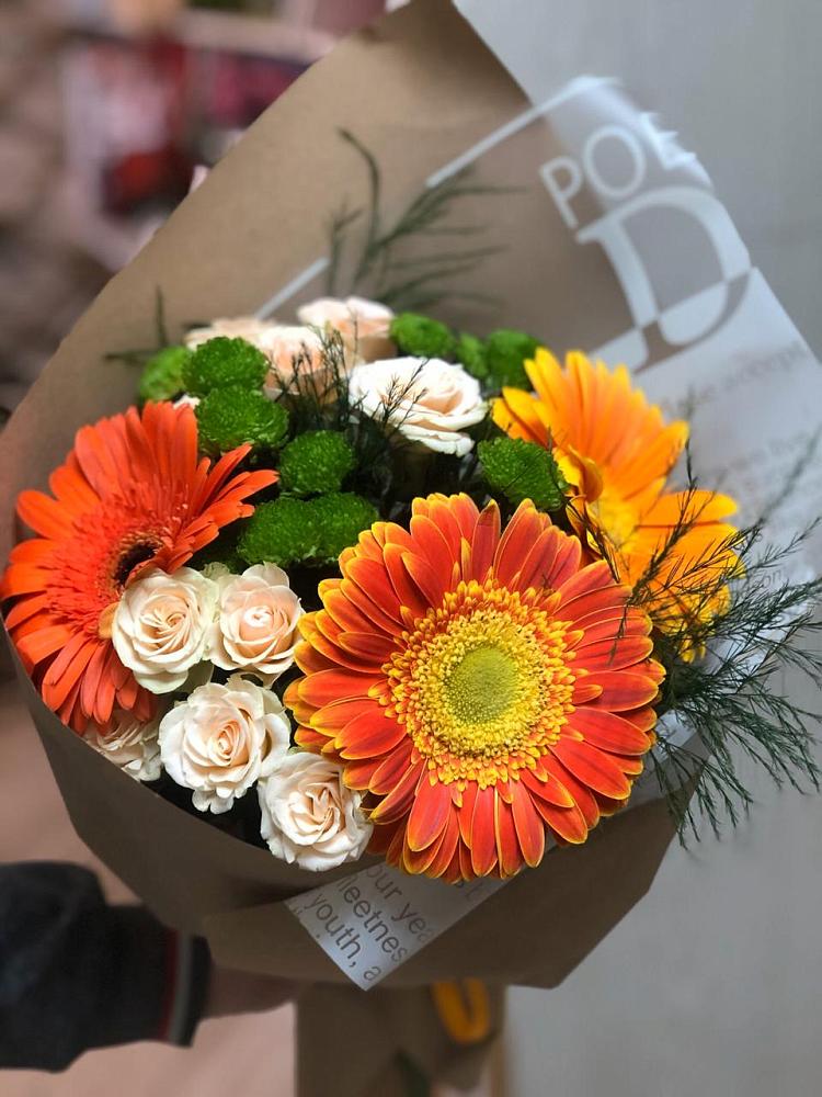 Букет цветов из: Герберы, Хризантемы и Розы в Хилоке