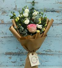 Букет цветов из:  Розы и Лизиантусы в Хилоке
