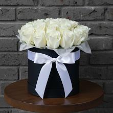 Цветочная композиция из Розы в шляпной коробке в Хилоке